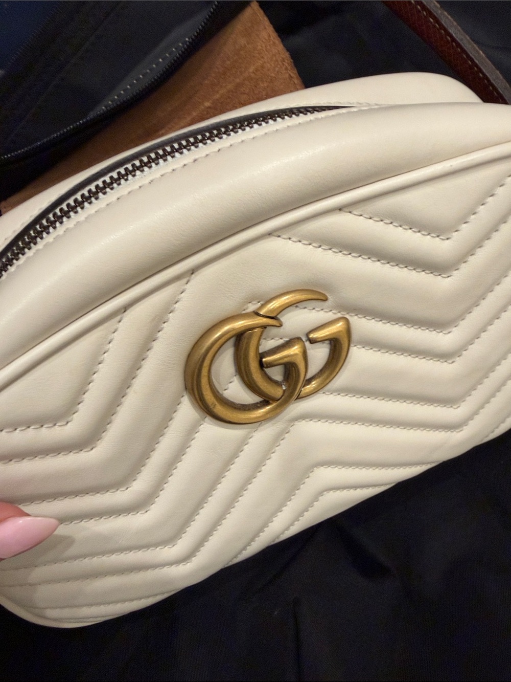 Gucci Cream Chevron Quilted Leather GG Marmont Crossbody Bag - Picture 5 of 8